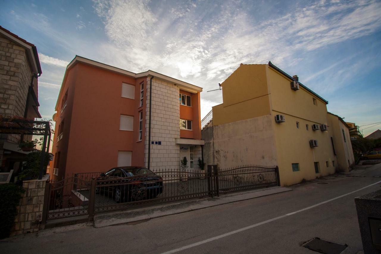 Apartments Knezovic Gradac  Exterior foto