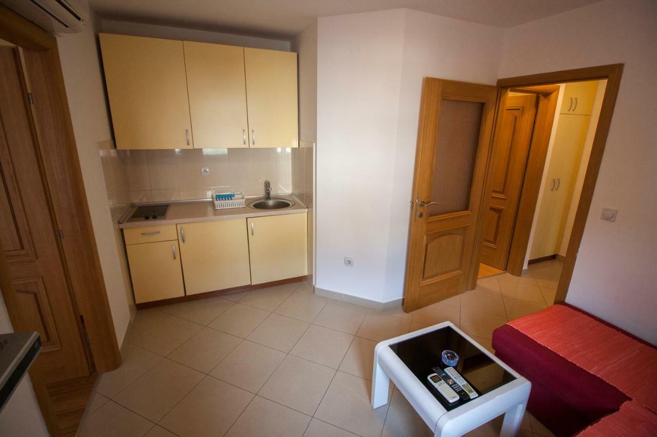 Apartments Knezovic Gradac  Exterior foto