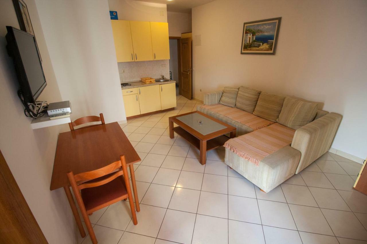 Apartments Knezovic Gradac  Exterior foto